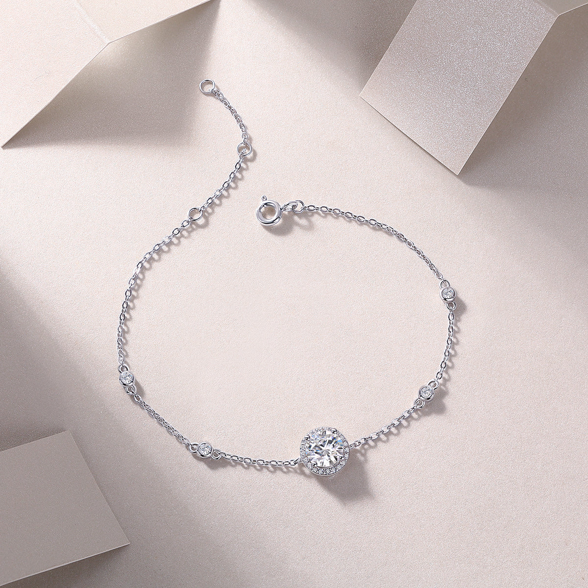 Harmonious And Brilliant - S925 Platinum Plated Moissanite Bracelet