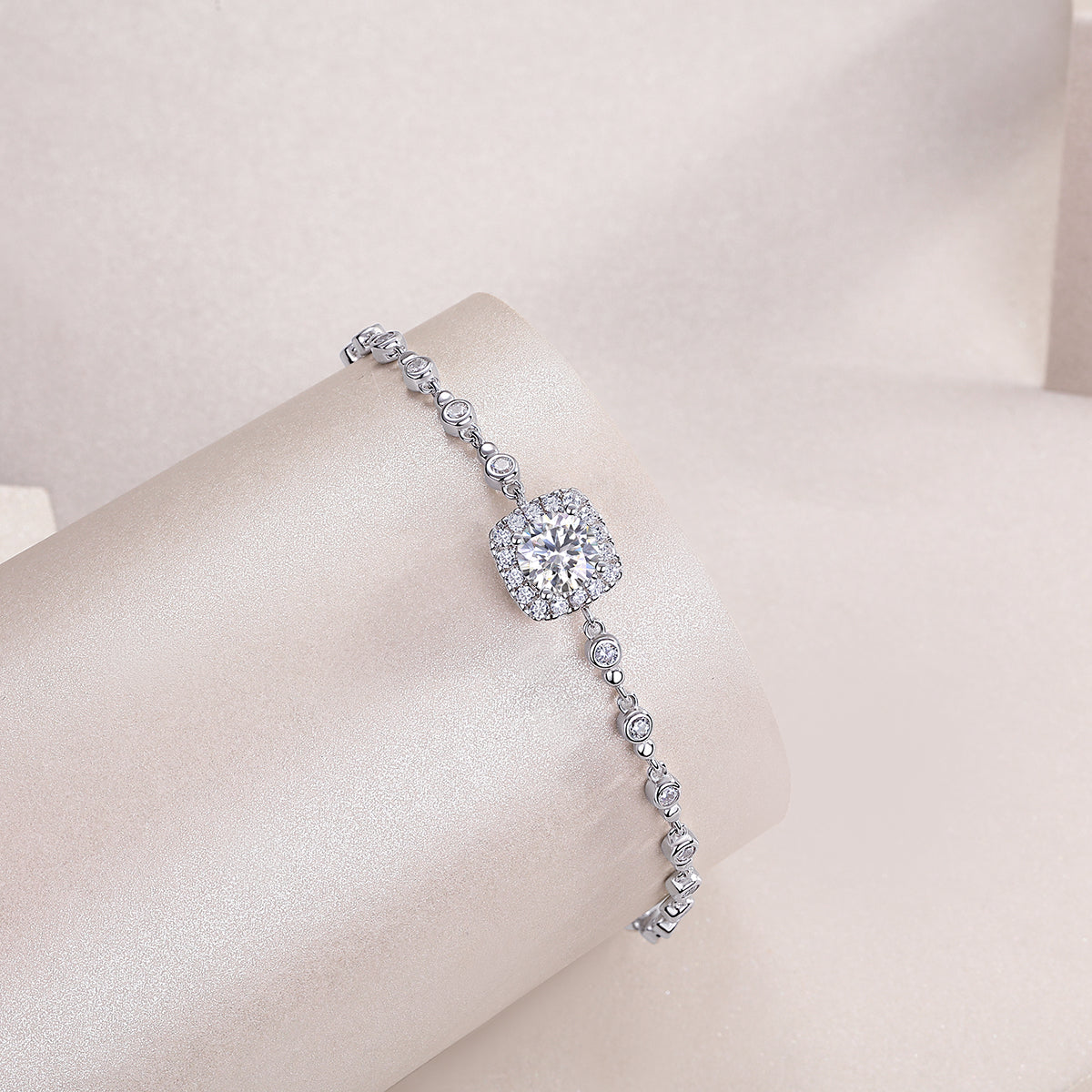 Surrounded By Stars - S925 Platinum Plated Moissanite Bracelet Set