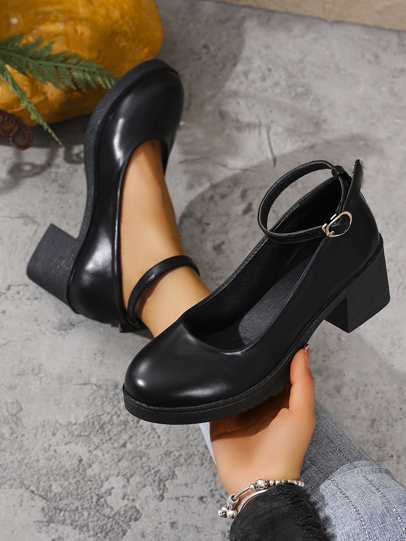Women's Round-Toe Low-Cut Chunky Heel Shoes - Comfortable Block Heel Design