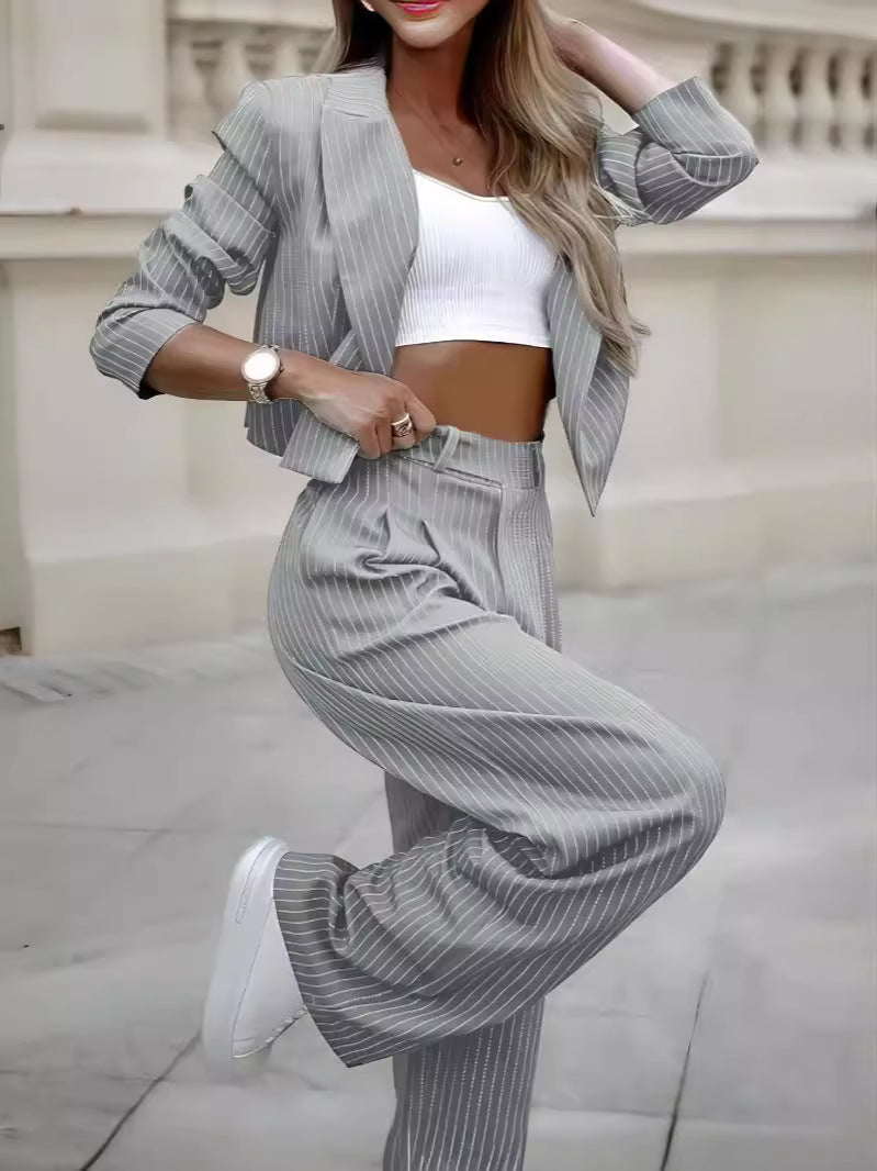 Ensemble deux pièces rayé pour femme - Blazer court et pantalon droit