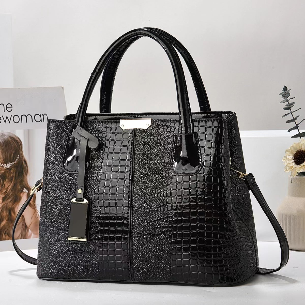 Large Capacity Textured Handbag – Minimalist Structured Design
