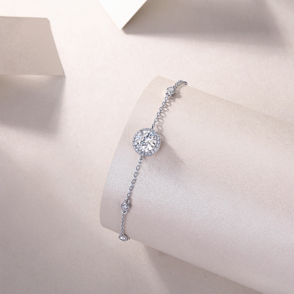 Harmonious And Brilliant - S925 Platinum Plated Moissanite Bracelet