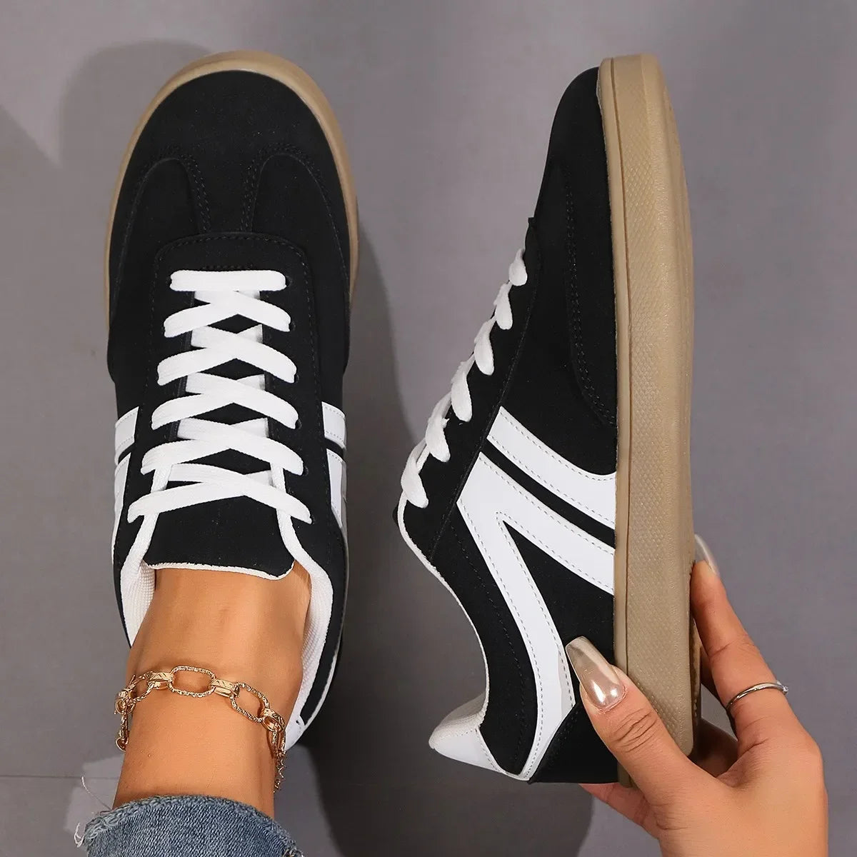 Women Flat Loafers Comfortable Lightweight Lace-up Soft Outdoor Shoes