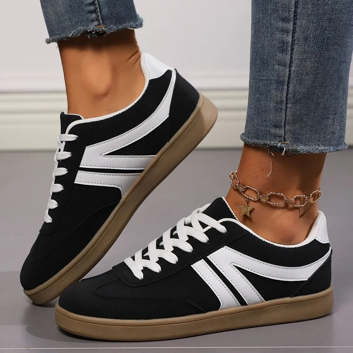 Women Flat Loafers Comfortable Lightweight Lace-up Soft Outdoor Shoes