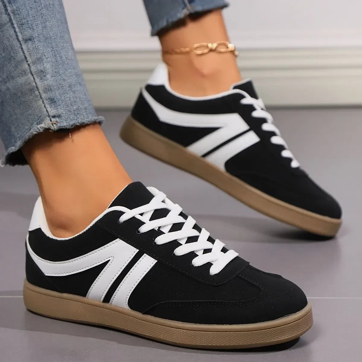 Women Flat Loafers Comfortable Lightweight Lace-up Soft Outdoor Shoes