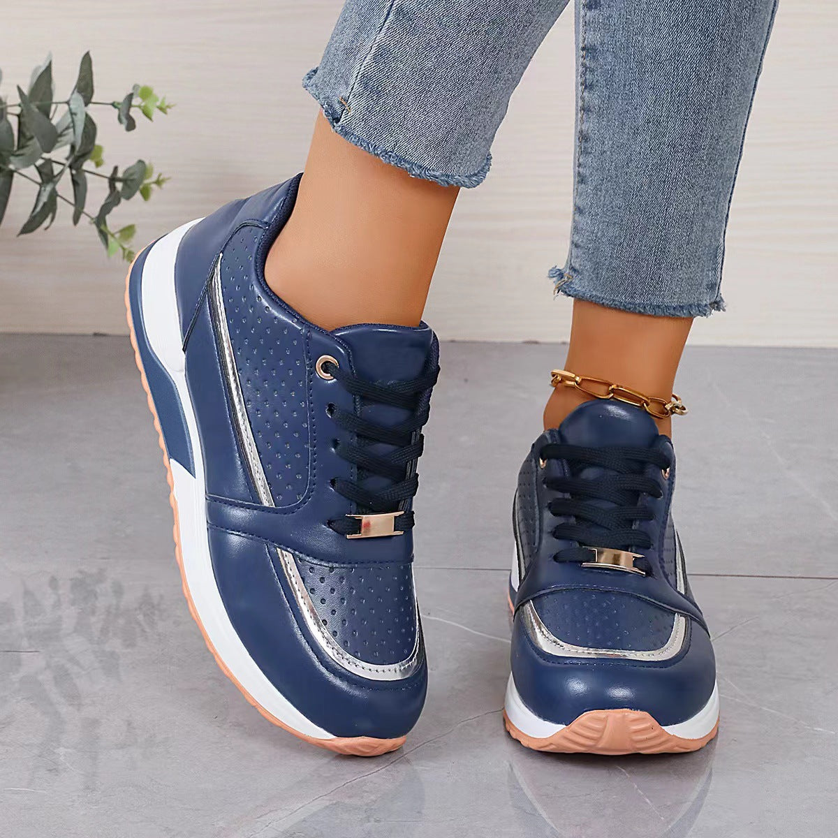 Color Block Round Toe Lace-Up Flat Shoes