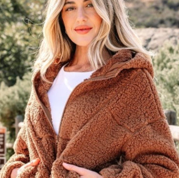Veste Sherpa zippée à capuche en paille jaune