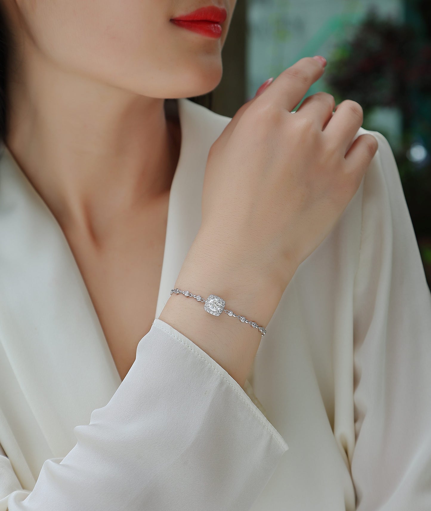 Surrounded By Stars - S925 Platinum Plated Moissanite Bracelet Set
