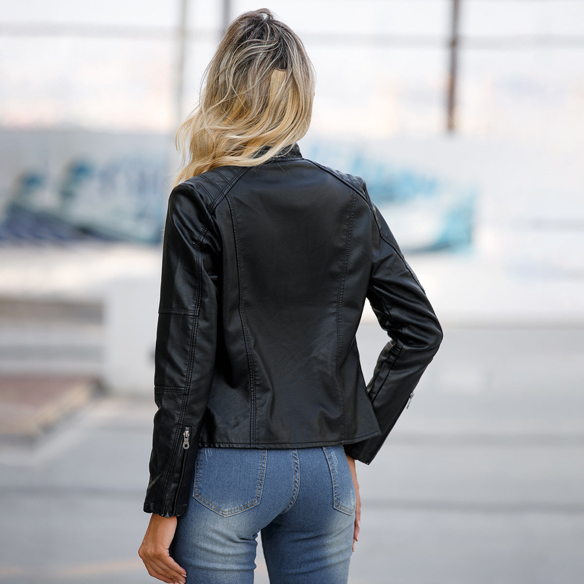 Blouson zippé en cuir pour femme - Col montant avec poches