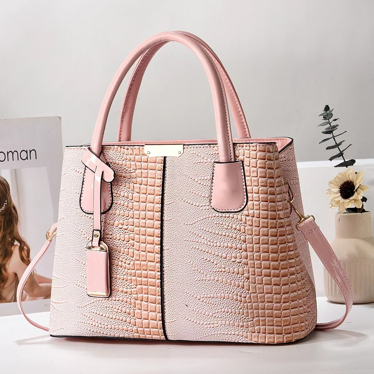 Large Capacity Textured Handbag – Minimalist Structured Design